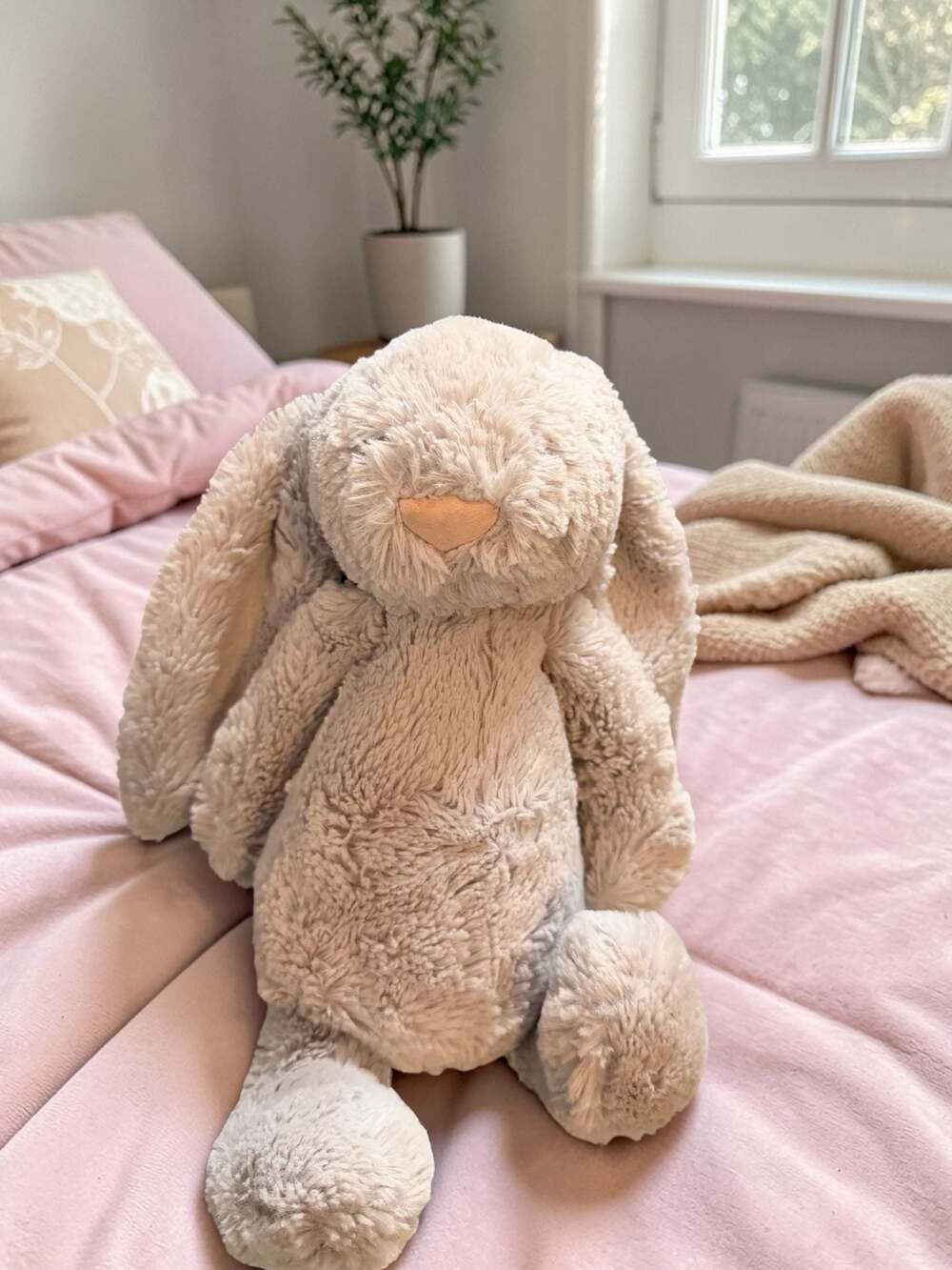 Jellycat London Bashful Beige Bunny Medium Stuffed Animal Plush